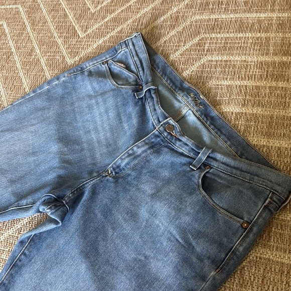 Old Navy The Flirt Jeans Light Wash - Picture 2 of 6